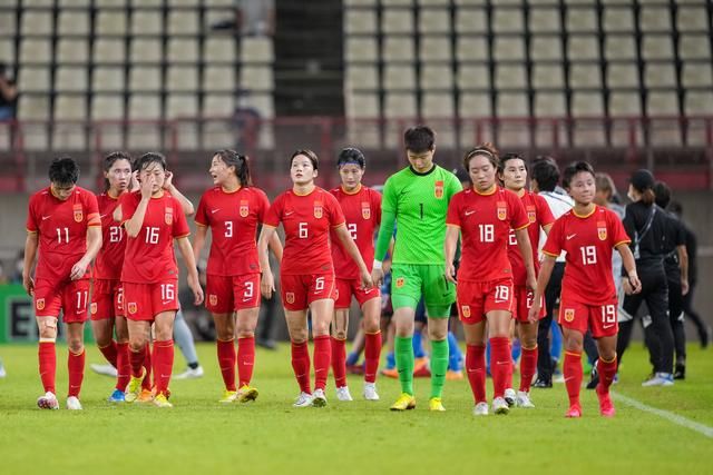 据悉，电影《功夫幼儿园》由意紫执导，洪卫、郜玄铭领衔主演，影片由四川易弘影业与北京环纳有限公司联合出品，余治林监制，张弘、祝子联合担任制片人